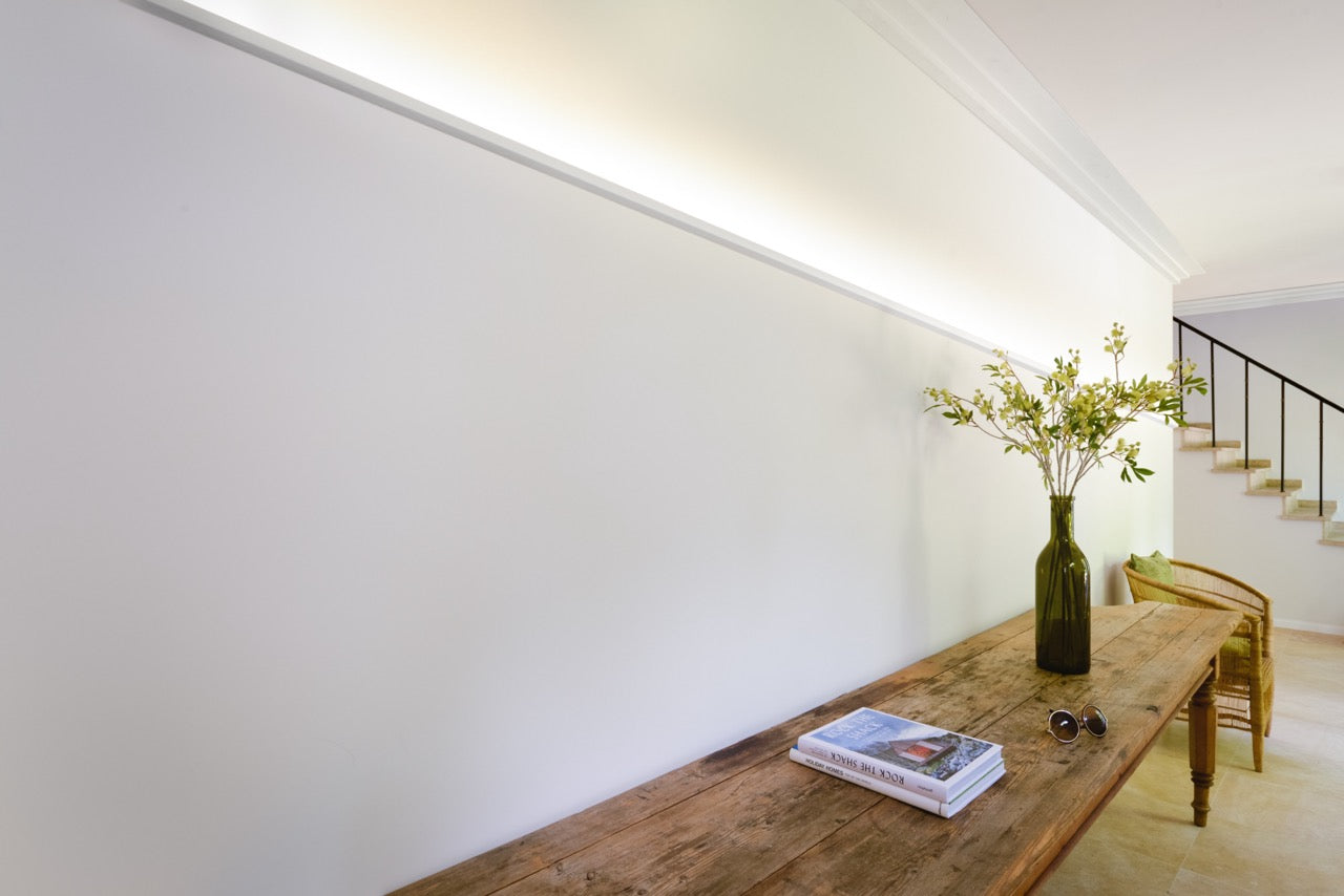 Corniche C396 en blanc | 61 x 185 x 2000 mm