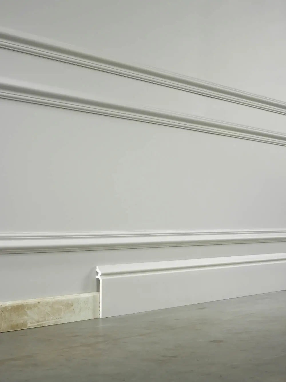 Plinthe SX186 en blanc | 22 x 138 x 2000 mm